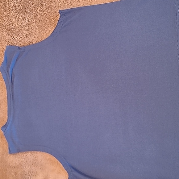 SHEIN Gray Tank Top with Dripping Flag Design - Picture 2 of 3